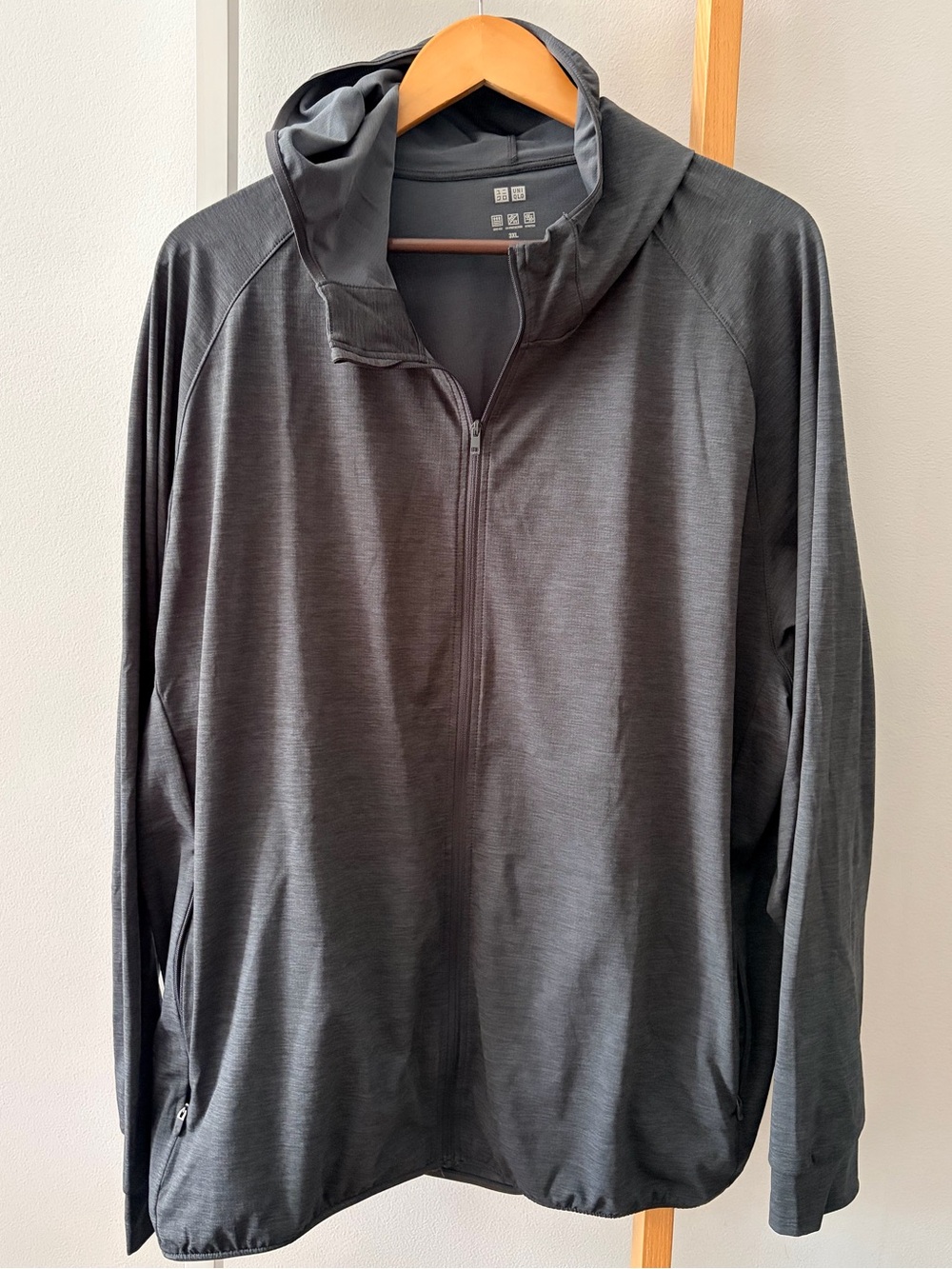 UNIQLO Men’s Charcoal Gray Lightweight Hooded Zip Jacket